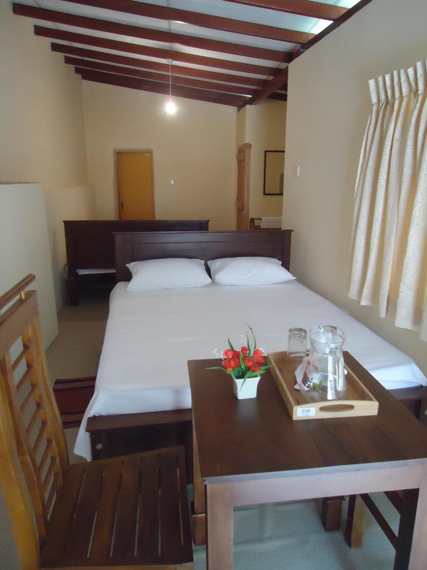 Guest House Kaduwela Exterior photo